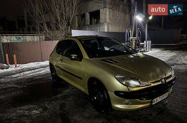 Хэтчбек Peugeot 206 2002 в Киеве
