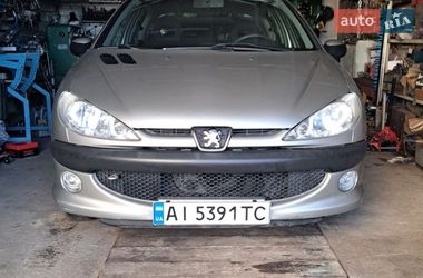 Седан Peugeot 206 2005 в Киеве