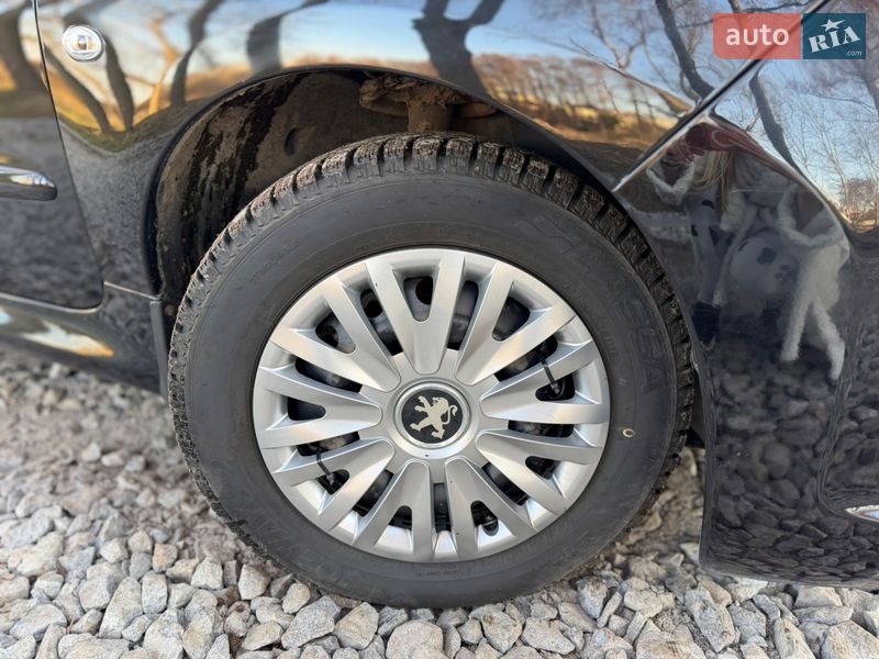 Седан Peugeot 206 2011 в Виннице