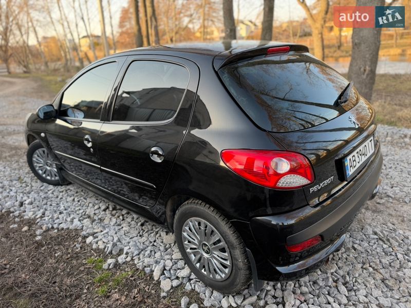 Седан Peugeot 206 2011 в Виннице