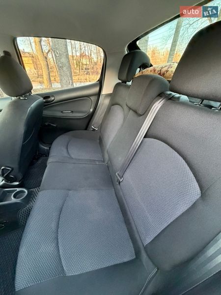 Седан Peugeot 206 2011 в Виннице