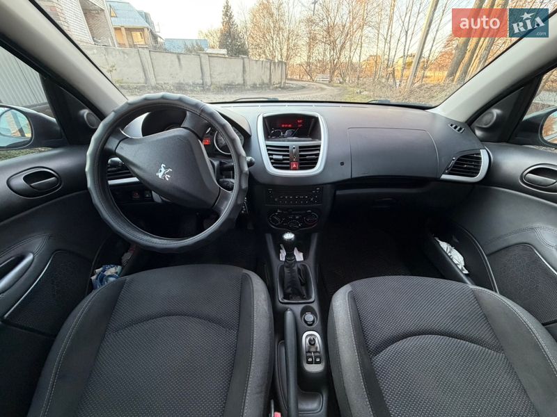Седан Peugeot 206 2011 в Виннице