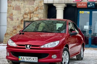 Седан Peugeot 206 2010 в Киеве