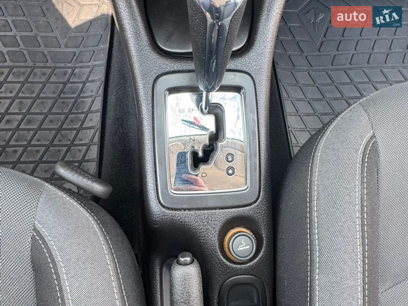 Хетчбек Peugeot 206 2006 в Сумах