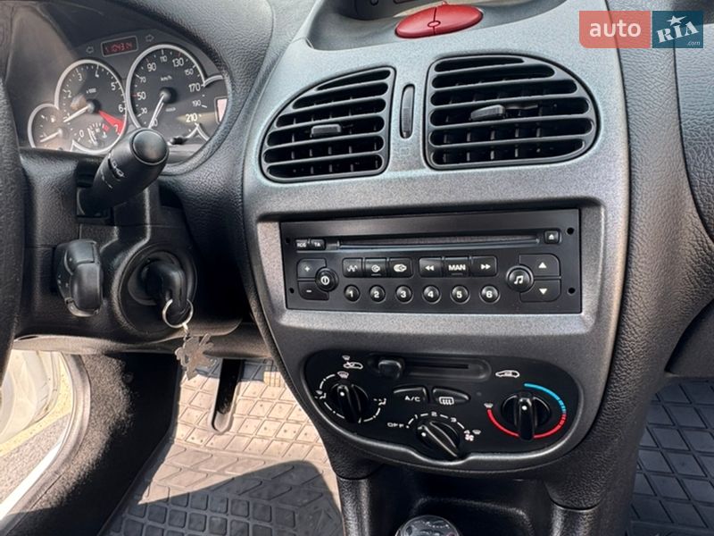 Хетчбек Peugeot 206 2006 в Сумах