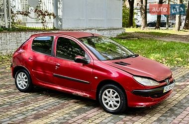 Хэтчбек Peugeot 206 2006 в Черновцах