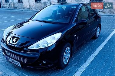 Хэтчбек Peugeot 206 2012 в Ровно
