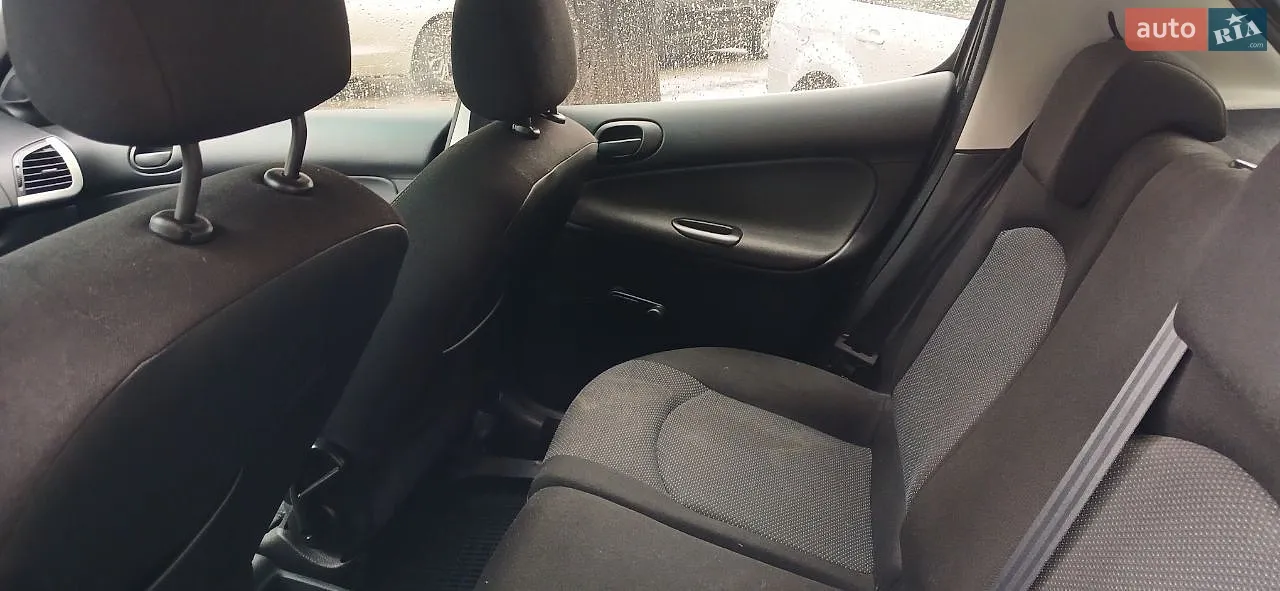2010 Peugeot 206 - мініатюра 6