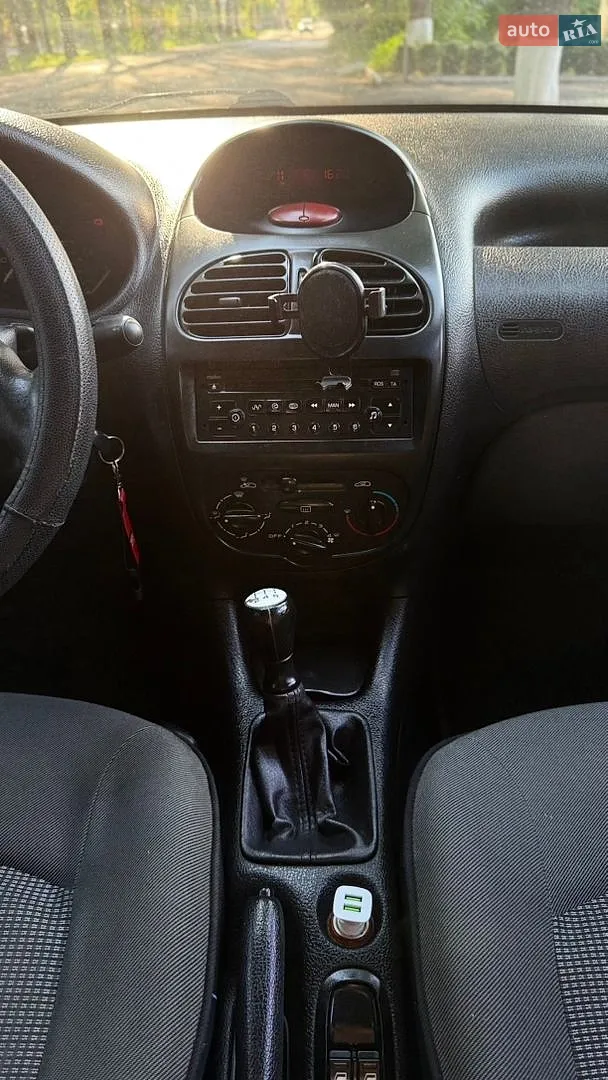 2010 Peugeot 206 - мініатюра 16