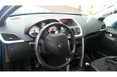 Хетчбек Peugeot 207 2011 в 