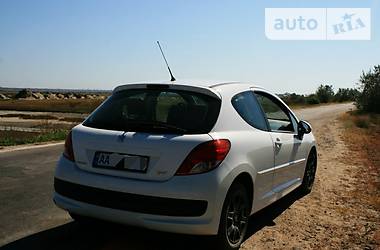 Хэтчбек Peugeot 207 2011 в Киеве