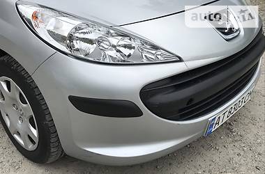 Седан Peugeot 207 2009 в Ивано-Франковске