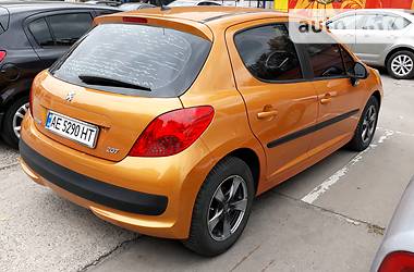 Хэтчбек Peugeot 207 2007 в Каменском