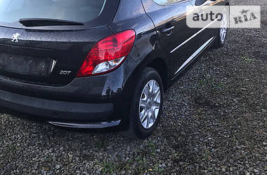 Хетчбек Peugeot 207 2011 в 