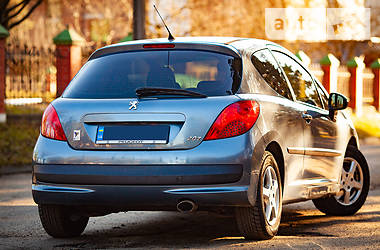 Хетчбек Peugeot 207 2006 в 