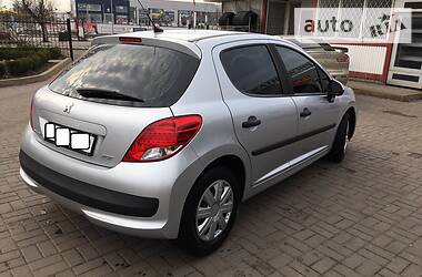 Хетчбек Peugeot 207 2010 в 