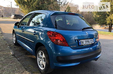 Хэтчбек Peugeot 207 2007 в Ровно