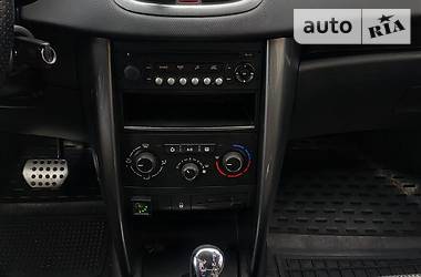 Хетчбек Peugeot 207 2010 в 