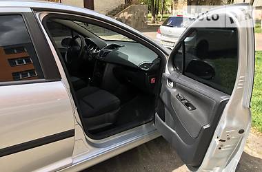 Хетчбек Peugeot 207 2010 в 