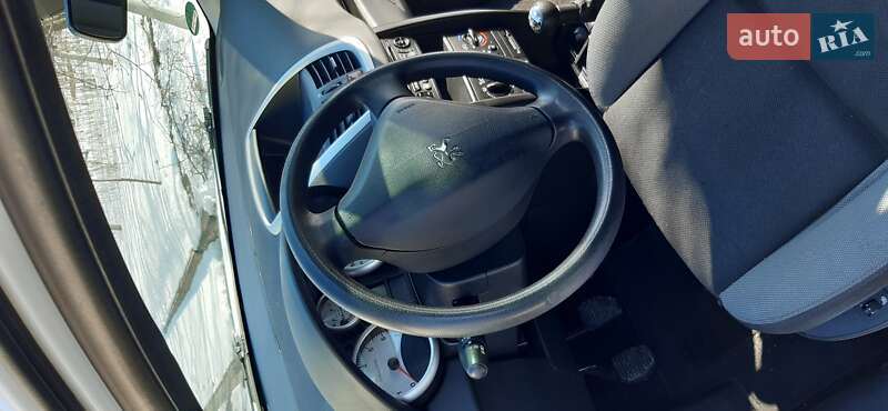 Универсал Peugeot 207 2009 в Хмельницком