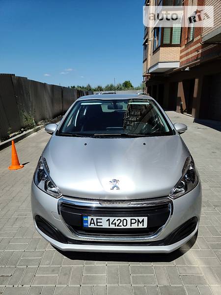 Седан Peugeot 207 2017 в Днепре