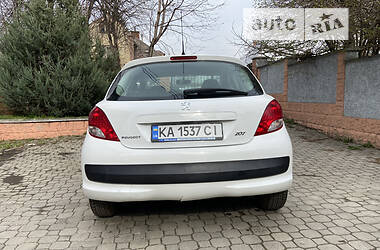 Хэтчбек Peugeot 207 2011 в Ужгороде