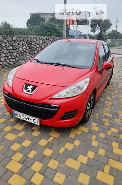 Хэтчбек Peugeot 207 2011 в Светловодске