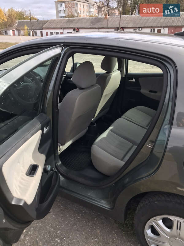 Хетчбек Peugeot 207 2006 в Калинівці