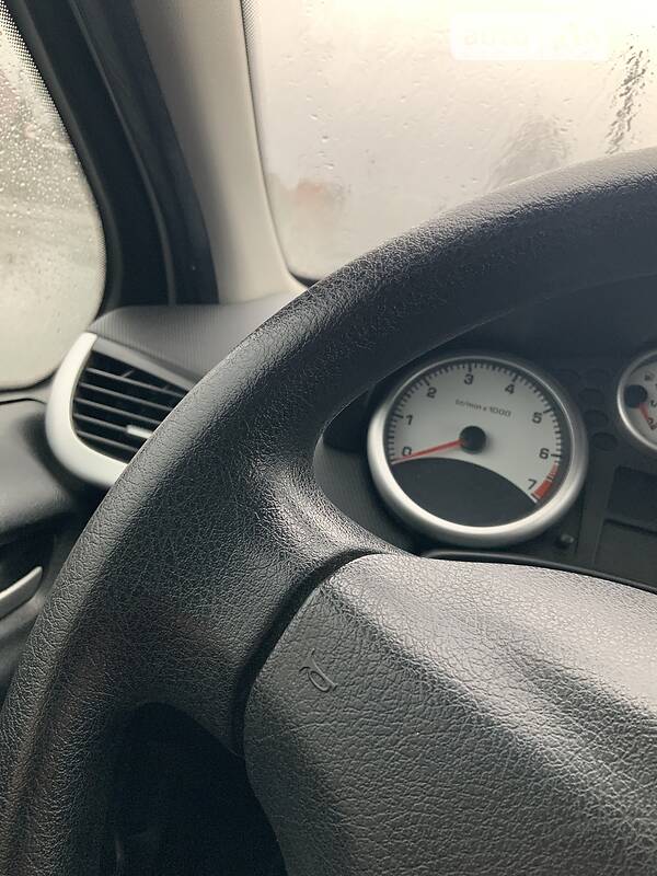 Хетчбек Peugeot 207 2009 в Острозі