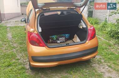 Хетчбек Peugeot 207 2008 в Дніпрі