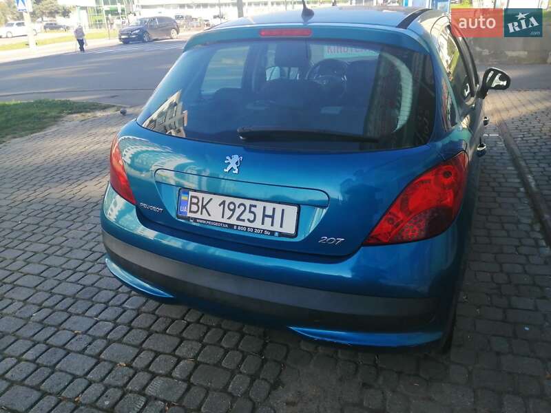 Хетчбек Peugeot 207 2008 в Рівному