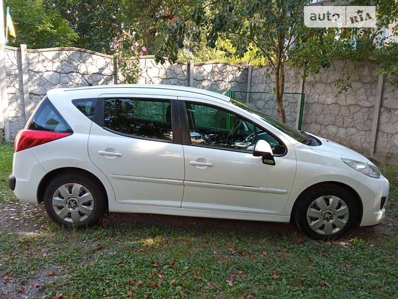 Універсал Peugeot 207 2012 в 