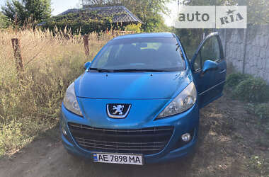 Хэтчбек Peugeot 207 2011 в 