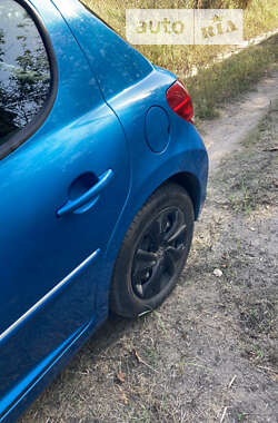 Хэтчбек Peugeot 207 2011 в 