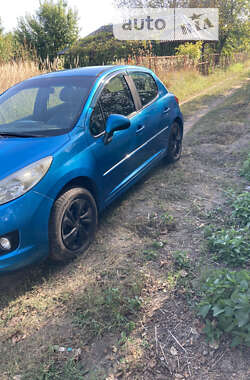 Хэтчбек Peugeot 207 2011 в 