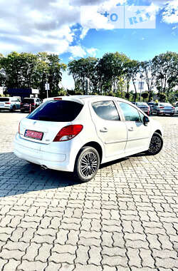 Хетчбек Peugeot 207 2010 в Львові