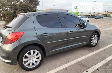 Хэтчбек Peugeot 207 2006 в Львове