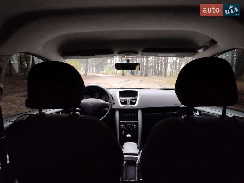Хетчбек Peugeot 207 2011 в Києві
