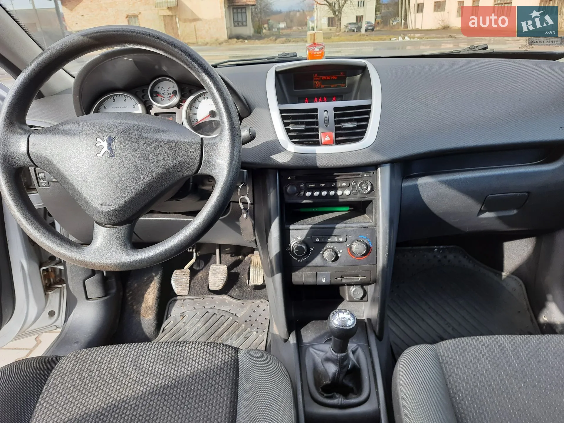 2010 Peugeot 207 - мініатюра 8