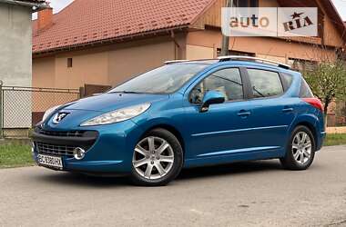 Универсал Peugeot 207 2008 в Сваляве