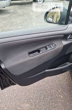 Хэтчбек Peugeot 207 2008 в 