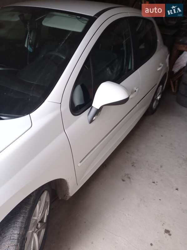 Хетчбек Peugeot 207 2011 в Хмельницькому