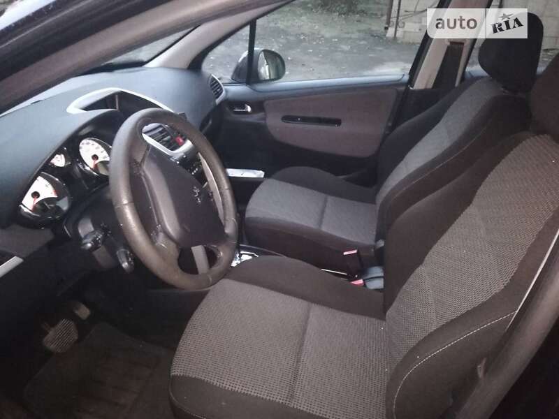 Peugeot 207 2010 Peugeot 207 2010