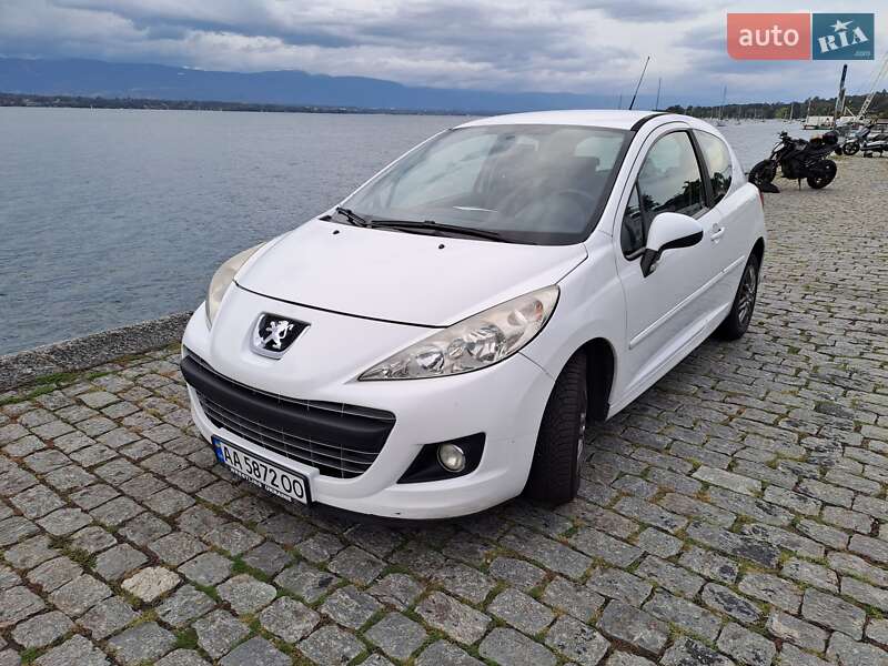 Хетчбек Peugeot 207 2011 в Києві