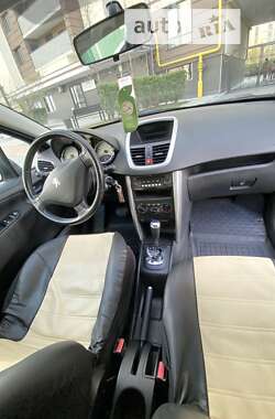 Хэтчбек Peugeot 207 2007 в Киеве