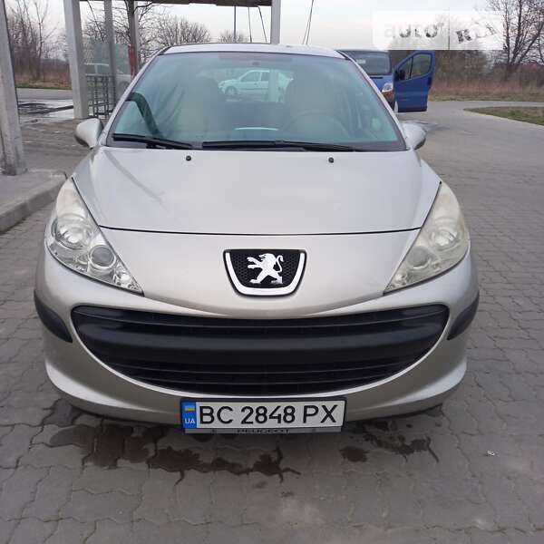 Хетчбек Peugeot 207 2008 в Стрию