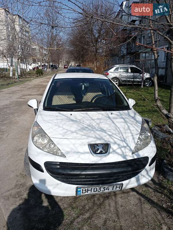 Хэтчбек Peugeot 207 2008 в Подольске