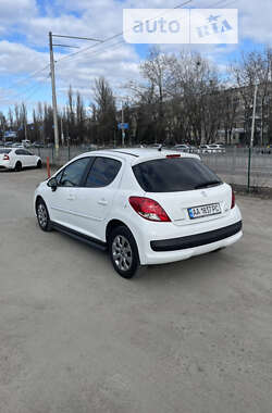Хэтчбек Peugeot 207 2012 в Киеве