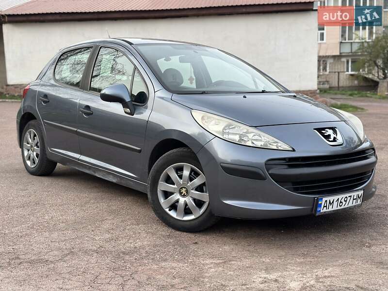 Хэтчбек Peugeot 207 2008 в Овруче