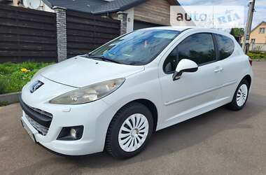 Хэтчбек Peugeot 207 2011 в Киеве